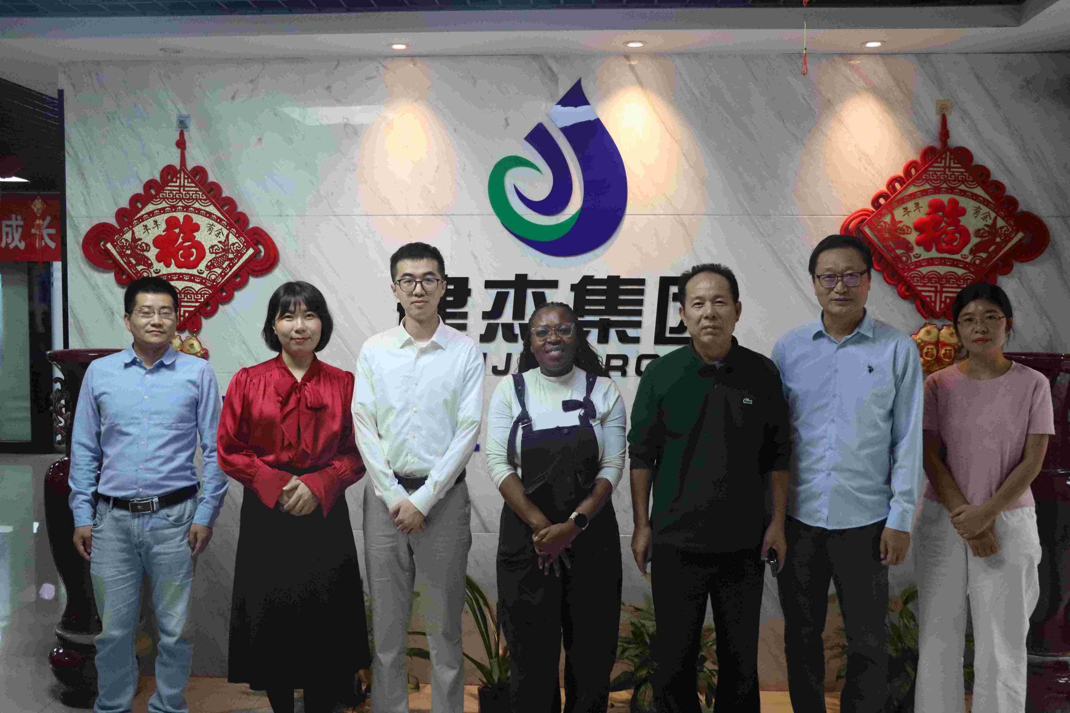 南非客戶來訪建杰實業(yè)：共話經(jīng)濟煉鐵新篇章！