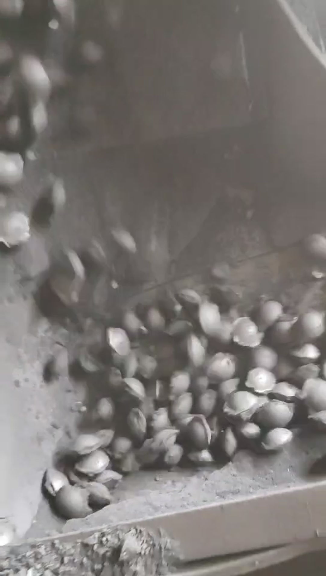 建杰球團礦粘合劑讓球團礦更環(huán)保更高效！